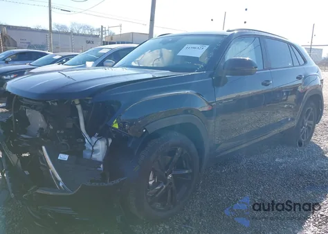 2025 Volkswagen Atlas Cross Sport 2.0T Sel R-Line Black z USA, uszkodzony, nr VIN 1V2AE2CA4SC229433